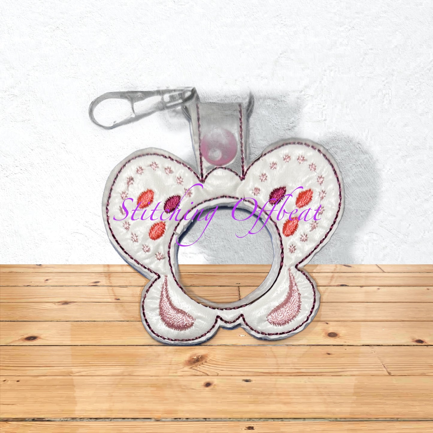 EOS LIP BALM HOLDER keychain