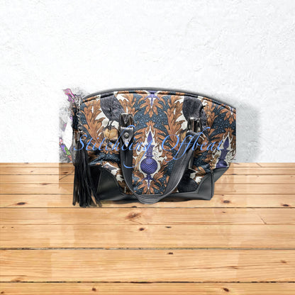 Daphne Purse