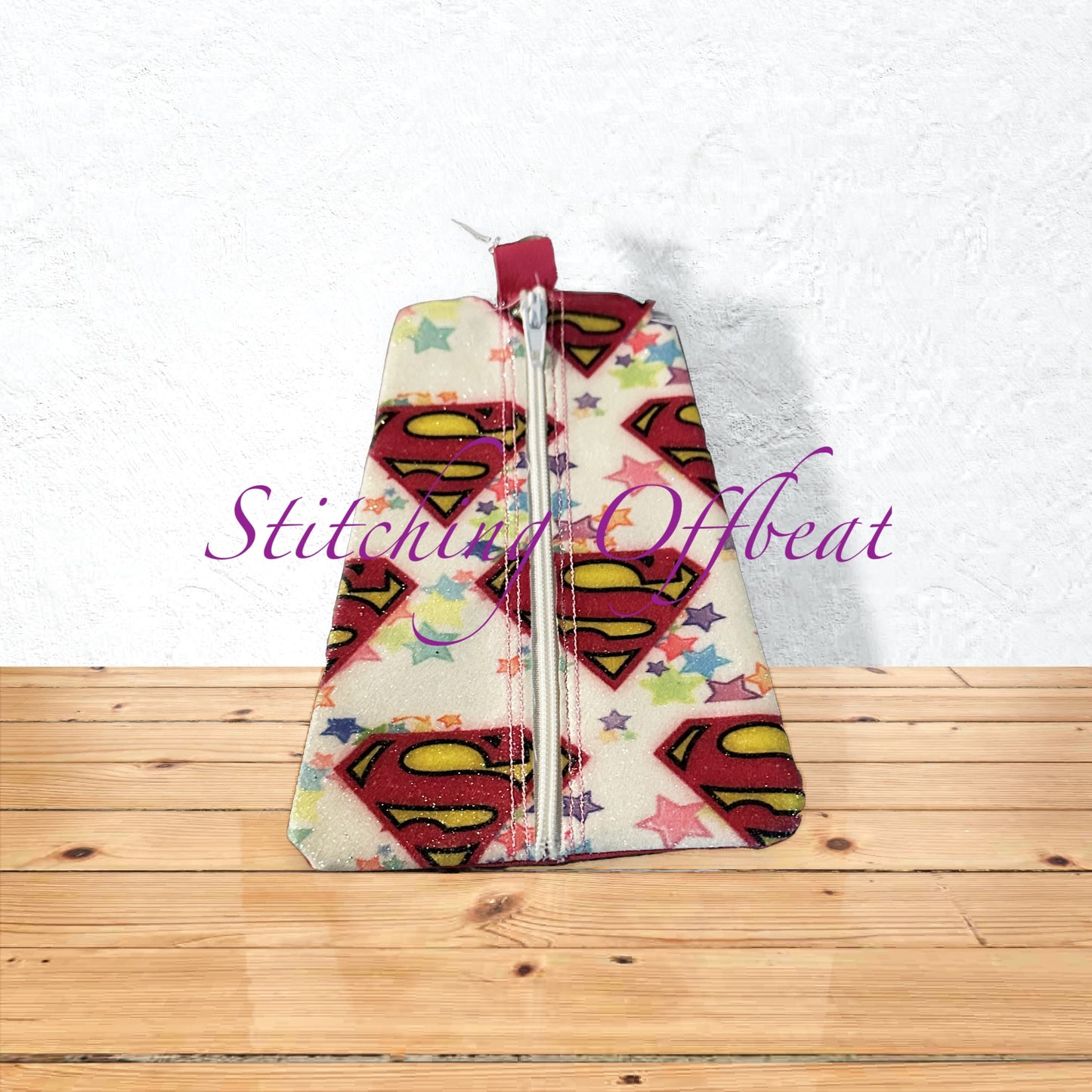 Triangle zipper pouch